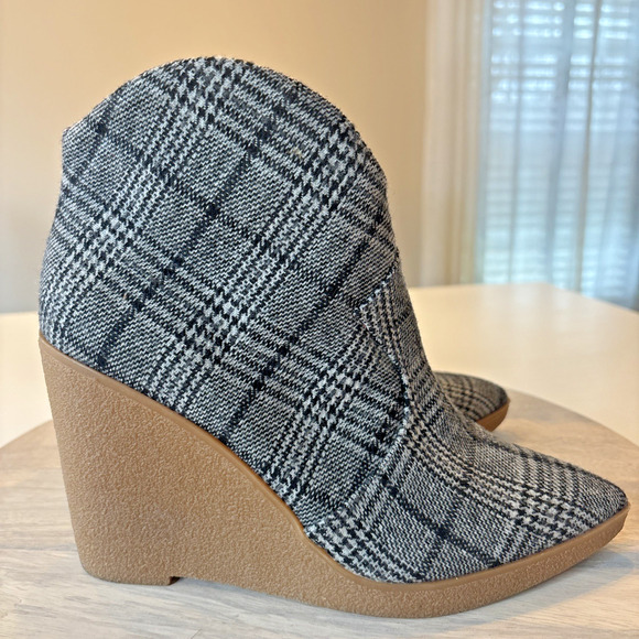 Jessica Simpson Plaid Wedge Ankle Boots – Pointed Toe Booties – Women’s Size 9 - Picture 3 of 10